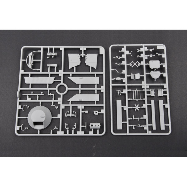 Russian BTR-70 APC early version 1/35 Trumpeter 01590