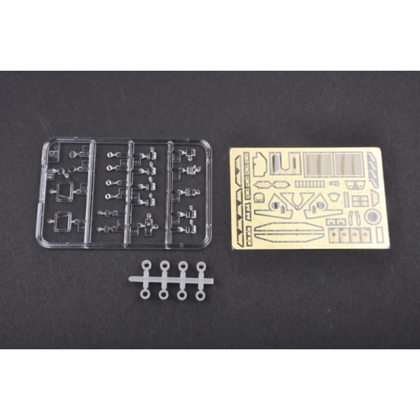 Russian BTR-70 APC early version 1/35 Trumpeter 01590