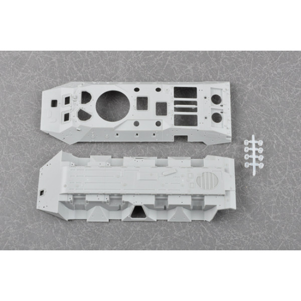  Russian BTR-70 APC in Afghanistan  1/35 Trumpeter 01593