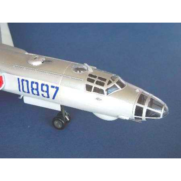 Літак ТУ-16K-26 Badger G / Chinese H-6 1/72 Trumpeter 01612
