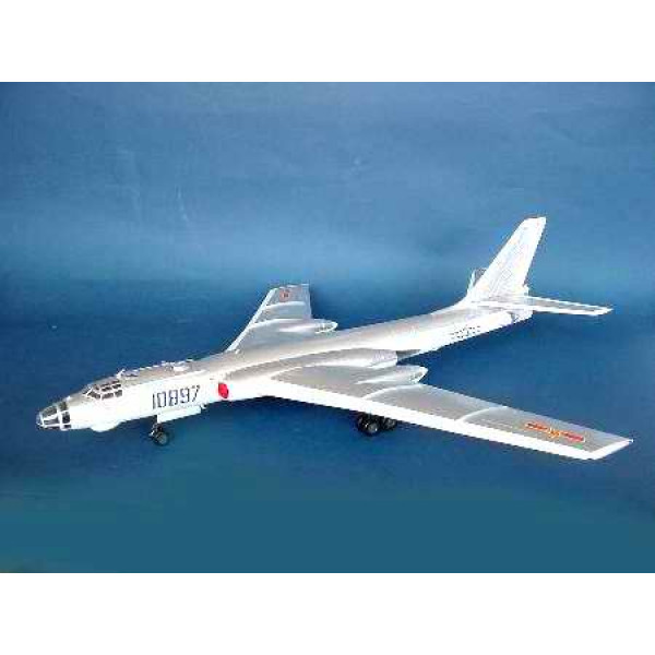 Літак ТУ-16K-26 Badger G / Chinese H-6 1/72 Trumpeter 01612