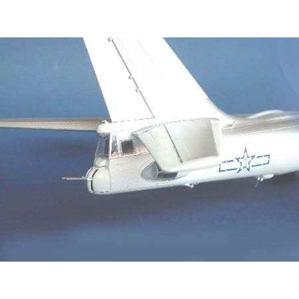 Літак ТУ-16K-26 Badger G / Chinese H-6 1/72 Trumpeter 01612