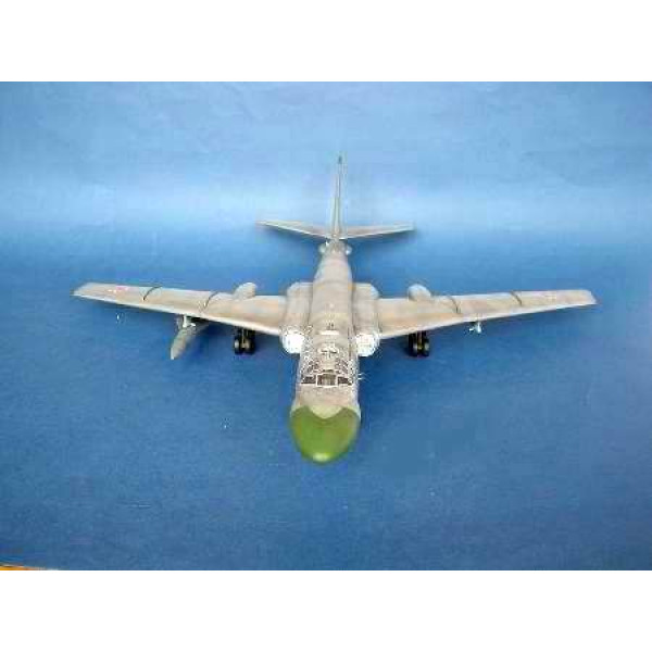 Літак ТУ -16K-10 BADGER С 1/72 Trumpeter 01613