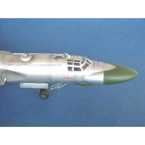 Літак ТУ -16K-10 BADGER С 1/72 Trumpeter 01613