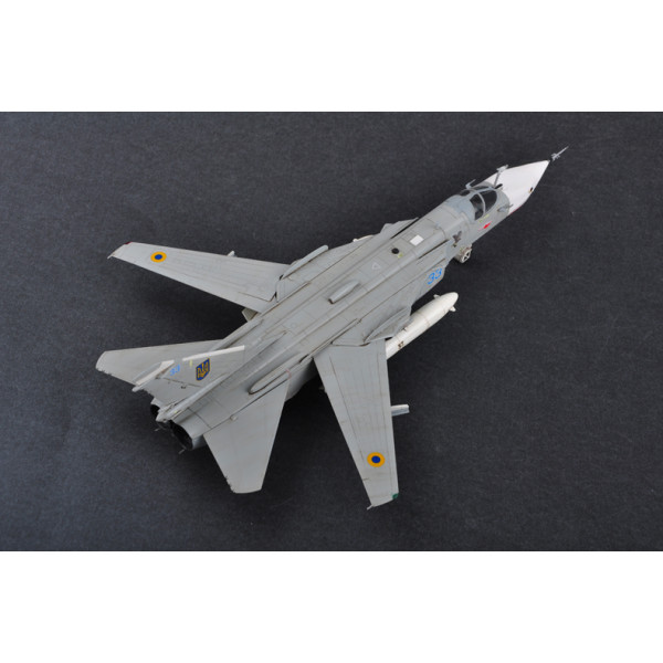 Літак Сухий Су-24МР реактивний літак 1/72 Trumpeter 01672