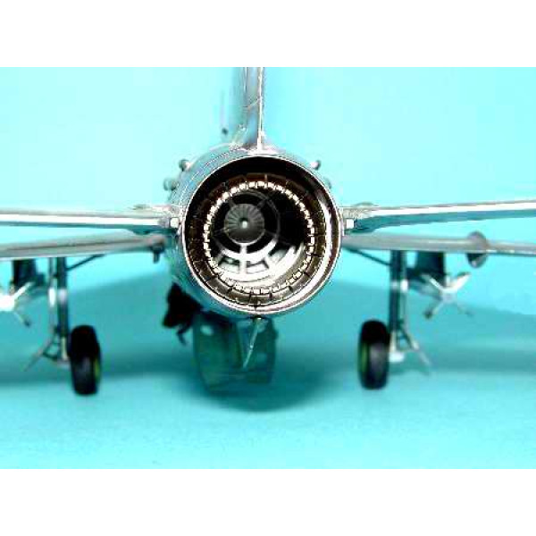 Радянський Винищувач МіГ-21 Ф-13 1/32 Trumpeter 02210