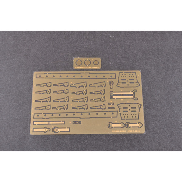 Fighter Curtiss P-40M 1/32 Trumpeter 02211