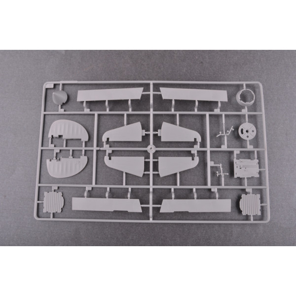 Fighter Curtiss P-40M 1/32 Trumpeter 02211