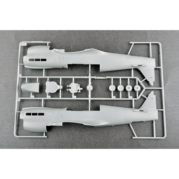 Винищувач Р-40Н "Бойовий орел" 1/32 Trumpeter 02212