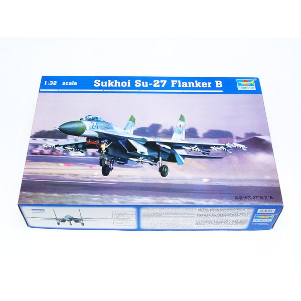Російський винищувач  СУ-27 1/32 Trumpeter 02224