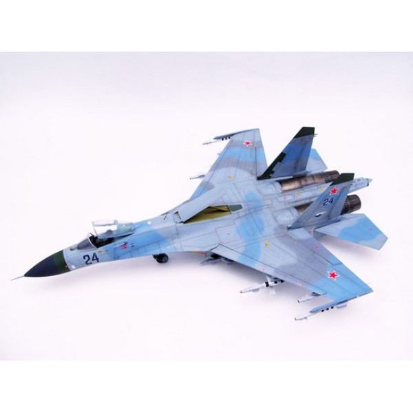 Російський винищувач  СУ-27 1/32 Trumpeter 02224