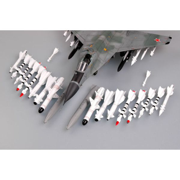 Російський винищувач МіГ-29M "Fulcrum" 1/32 Trumpeter 02238