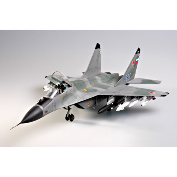 Російський винищувач МіГ-29M "Fulcrum" 1/32 Trumpeter 02238