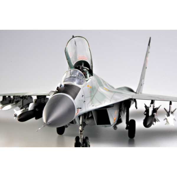 Російський винищувач МіГ-29M "Fulcrum" 1/32 Trumpeter 02238