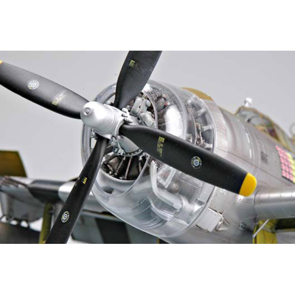 Американський винищувач-бомбардувальник P-47D «Thunderbolt» Razorback 1/32 Trumpeter 02262