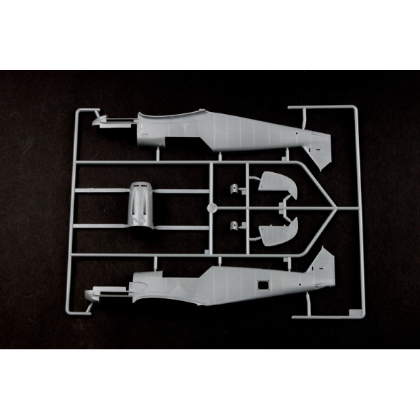 Німецький винищувач BF109E-4 / Trop 1/32 Trumpeter 02290