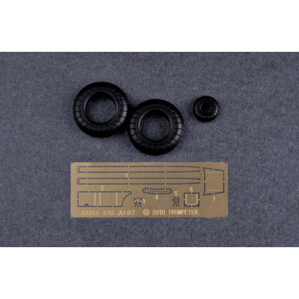 Ju-87A German Dive Bomber 1/32 Trumpeter 03213