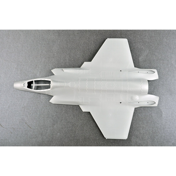 F-35C Lightning Fighter Bomber 1/32 Trumpeter 03230