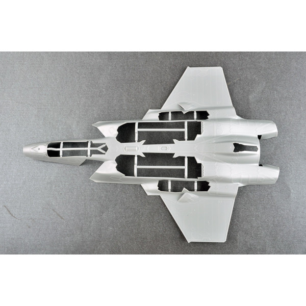F-35C Lightning Fighter Bomber 1/32 Trumpeter 03230