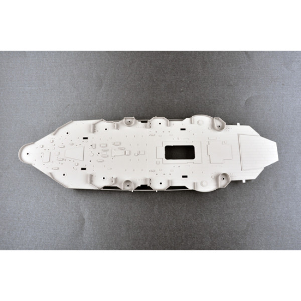 HMS Hood Battle Cruiser 1/200 Trumpeter 03710