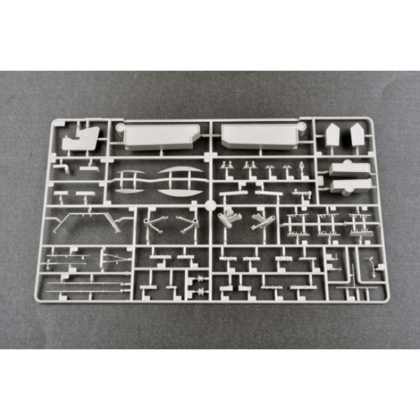 HMS Hood Battle Cruiser 1/200 Trumpeter 03710