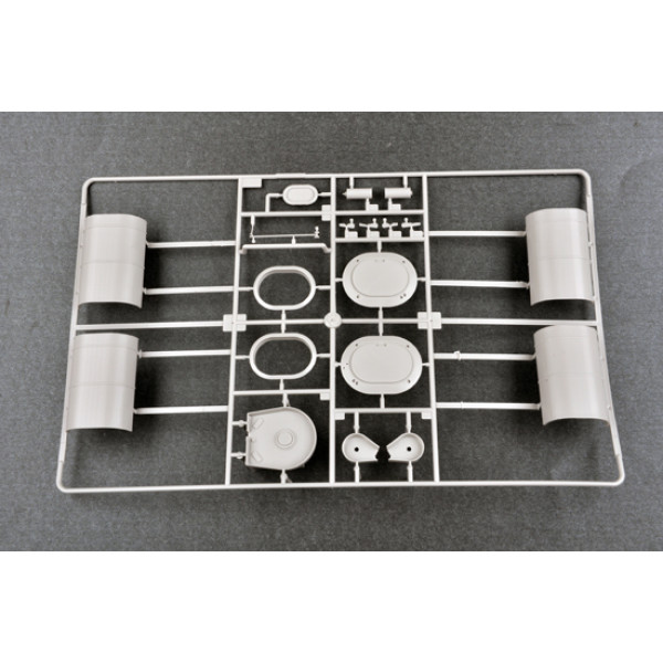 HMS Hood Battle Cruiser 1/200 Trumpeter 03710