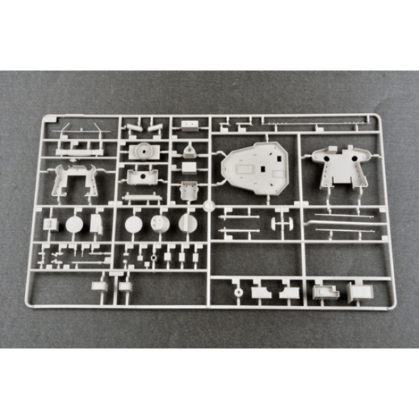 HMS Hood Battle Cruiser 1/200 Trumpeter 03710