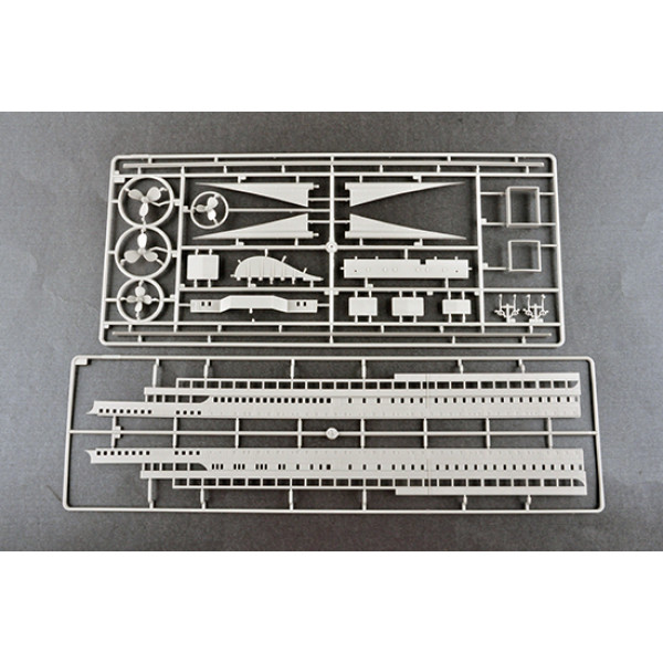 "Titanic" (with LED light) 1/200 Trumpeter 03719