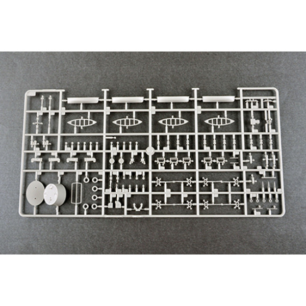 "Titanic" (with LED light) 1/200 Trumpeter 03719