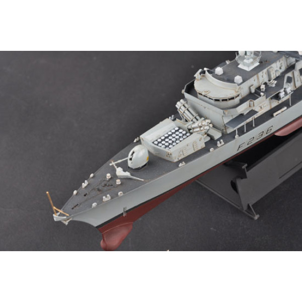Англійська фрегат HMS тип 23 Frigate - Montrose (F236) 1/350 Trumpeter 04545