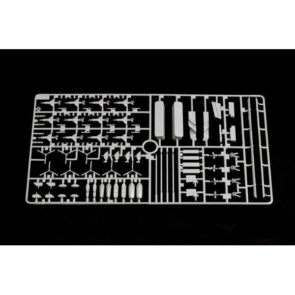 Minsk(Kiev) ussr aircraft carrier 1/550 Trumpeter  05207