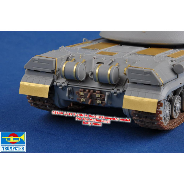 Радянський важкий танк Т-10М 1/35 Trumpeter 05546