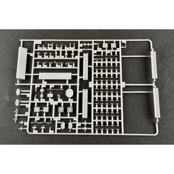 9K35 Strela-10 SA-13 Gopher Surface-to-Air Missile System  1/35 Trumpeter  05554