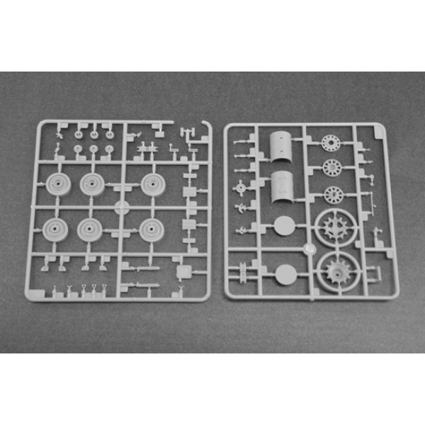 Русский основний бойовий танк Т-80Б 1/35 Trumpeter 05565