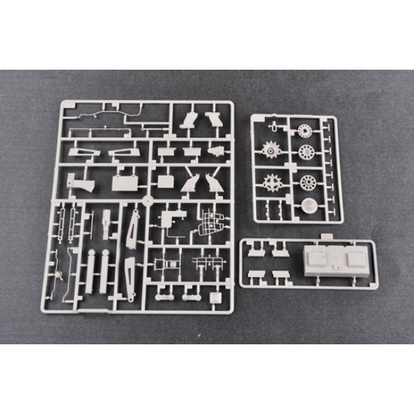 Радянська 203-мм самохідна гармата 2С7 "Піон" 1/35 Trumpeter 05593