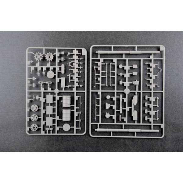 T-72B/B1 MBT (w/kontakt-1 reactive armor)  1/35 Trumpeter  05599