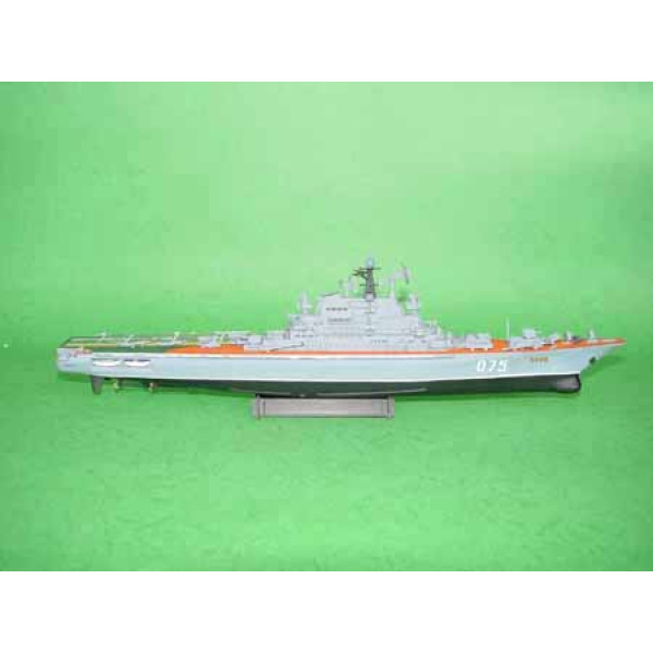 Авіаносний крейсер "Київ" 1/700 Trumpeter 05704