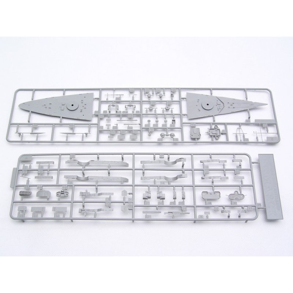 Germany Battleship Tirpitz 1943 1/700 Trumpeter  05712