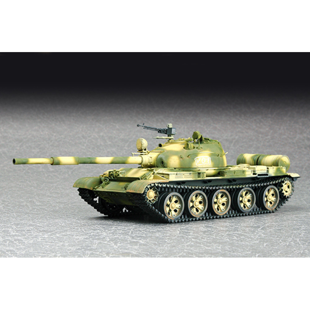 Russian T-62 Main Battle Tank 1972 1/72 Trumpeter 07147