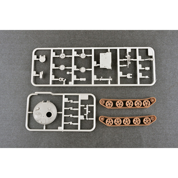 Russian T-62 Main Battle Tank 1972 1/72 Trumpeter 07147