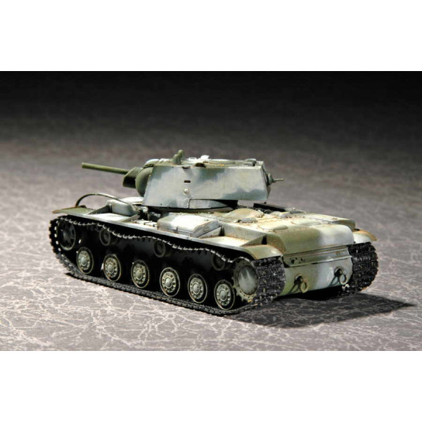КВ-1 мод. 1941 року з звареною вежею, радянський важкий танк 1/72 Trumpeter 07232