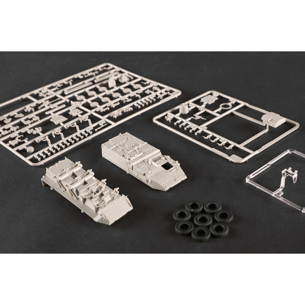 US Army M1134 Stryker Anti-tank Missile Vehicle   1/72 Trumpeter 07425