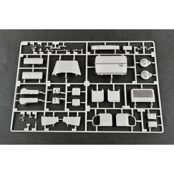 АТ-Т важкий артилерійський тягач 1/35 Trumpeter 09501