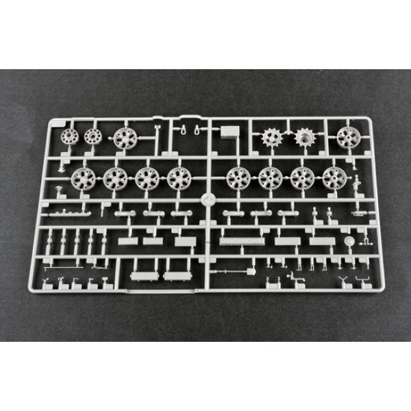 АТ-Т важкий артилерійський тягач 1/35 Trumpeter 09501