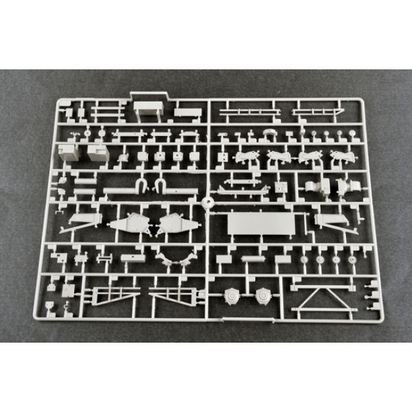 High speed trench digging vehicle BTM-3 1/35 Trumpeter 09502