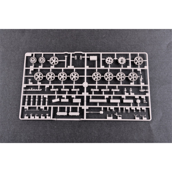 High speed trench digging vehicle BTM-3 1/35 Trumpeter 09502