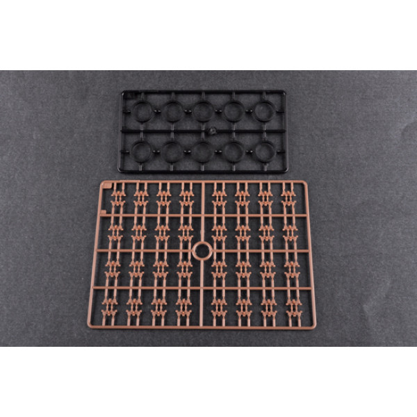 High speed trench digging vehicle BTM-3 1/35 Trumpeter 09502