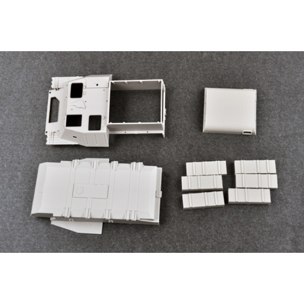 АТ-П радянський артилерійський тягач 1/35 Trumpeter 09509