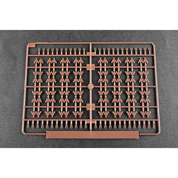 Tank  Russian T-80U MBT  1/35 Trumpeter 09525