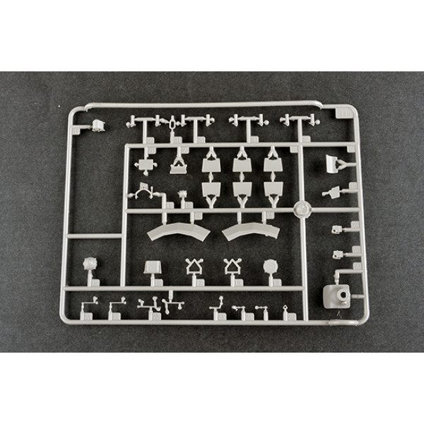 Tank  Russian T-80U MBT  1/35 Trumpeter 09525